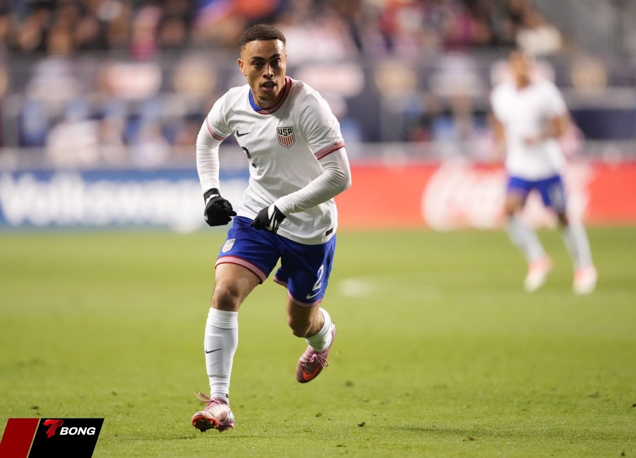 Sergiño Dest vắng mặt do chấn thương gân kheo